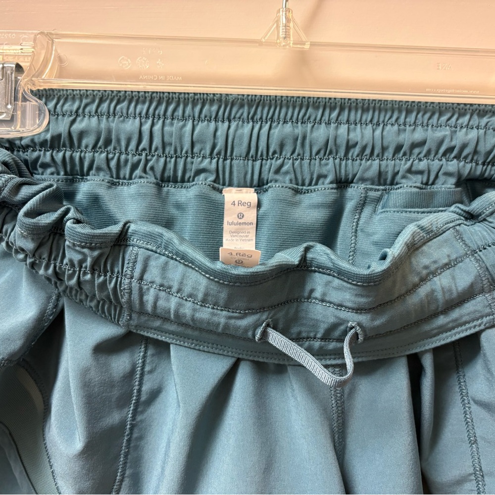 lululemon 4 regular  hotty hot high rise lined short 2.5 in teal.